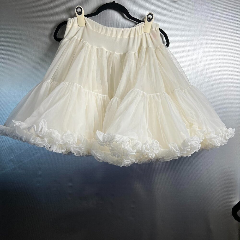 Vintage White Sam's 21" Petticoat Ruffled and Layered Size M